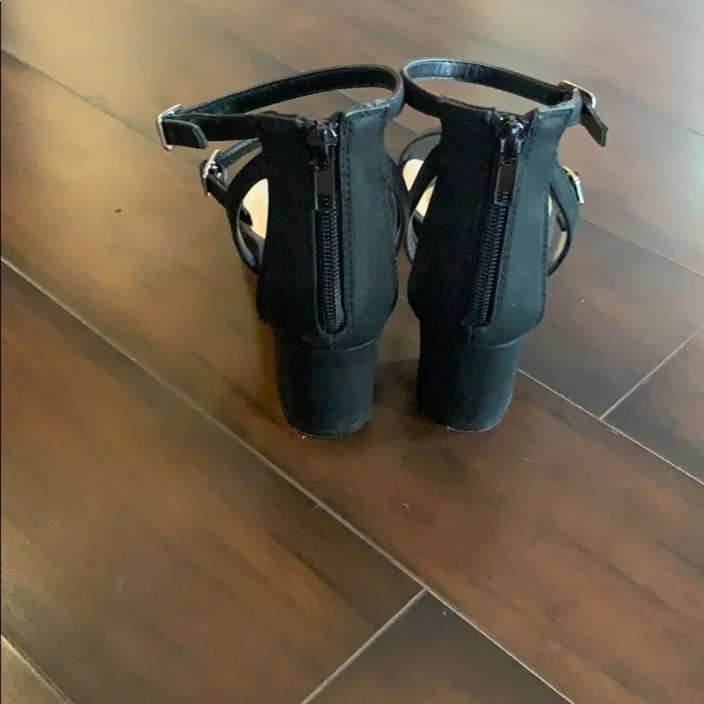 Block heel strappy heels - Picture 4 of 4